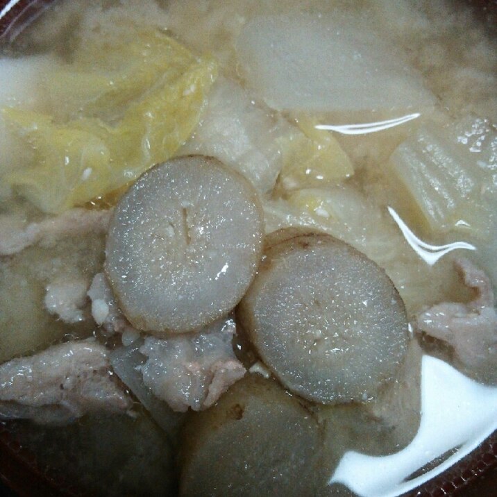 白菜とごぼうと里芋と大根の豚汁